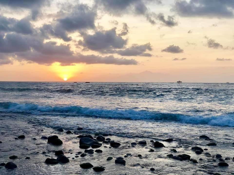 Jasri Dalem Surf Retreat Villa Buitenkant foto